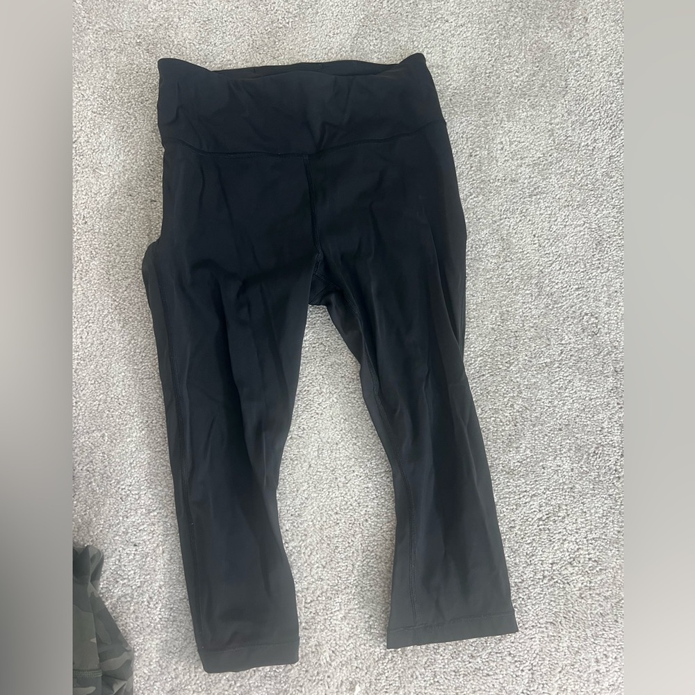 Athleta black crop legging with pockets small
